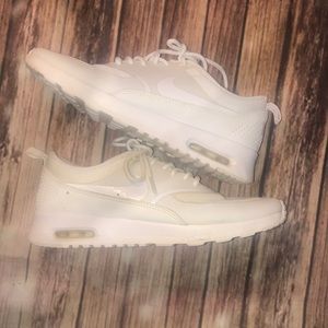 Ladies Nike air max Thea ultra flyknit white 7.5
